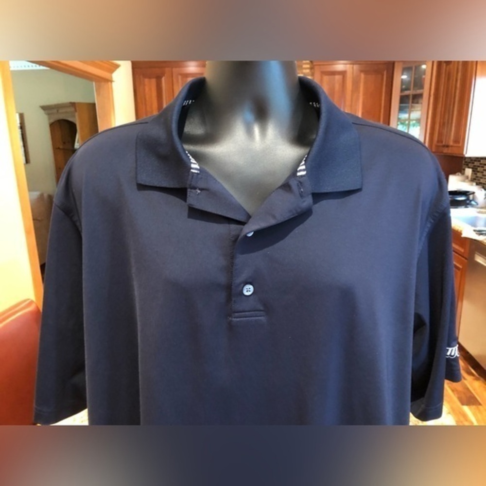 FootJoy‎ men’s golf polo. EUC. Dark blue with logo on sleeve. XL